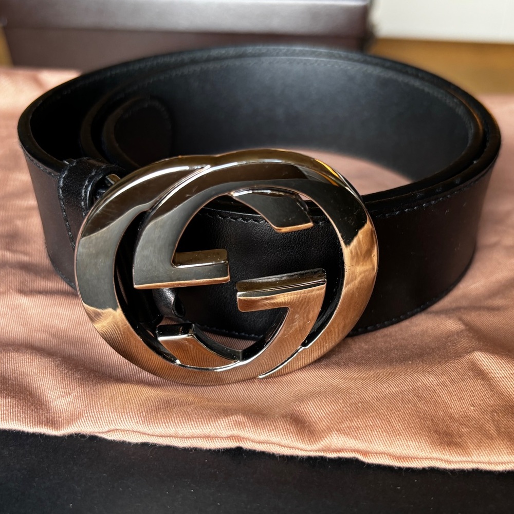 SOLD! Gucci authentic Interlocking G-buckle leather belt